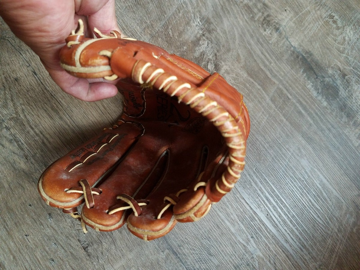 Softball Gloves vs Baseball Gloves: Key Differences Explained