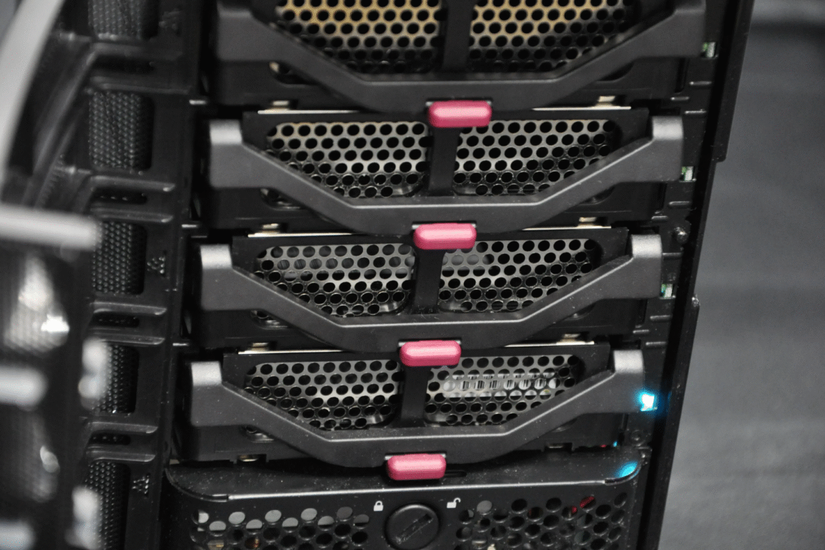 Unmetered Dedicated Server in the Netherlands with High Performance Hosting